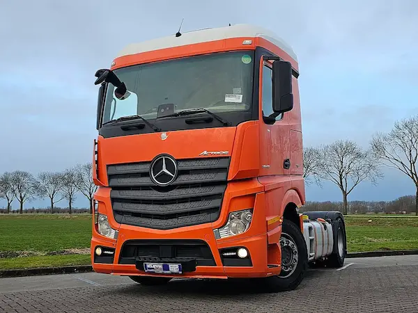 Mercedes Truck